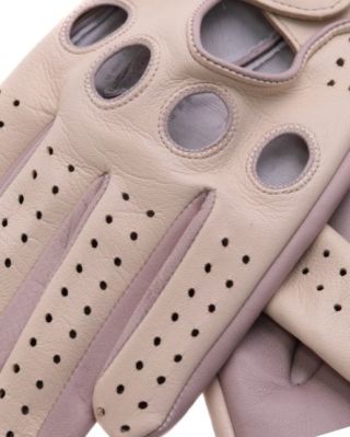 💫 České řemeslo, které je vidět v každém stehu. 🪡 Řidičské rukavice z české dílny znamenají kvalitu, kterou poznáte v...